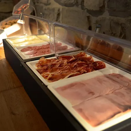 Pradas Ordesa מלון 3*